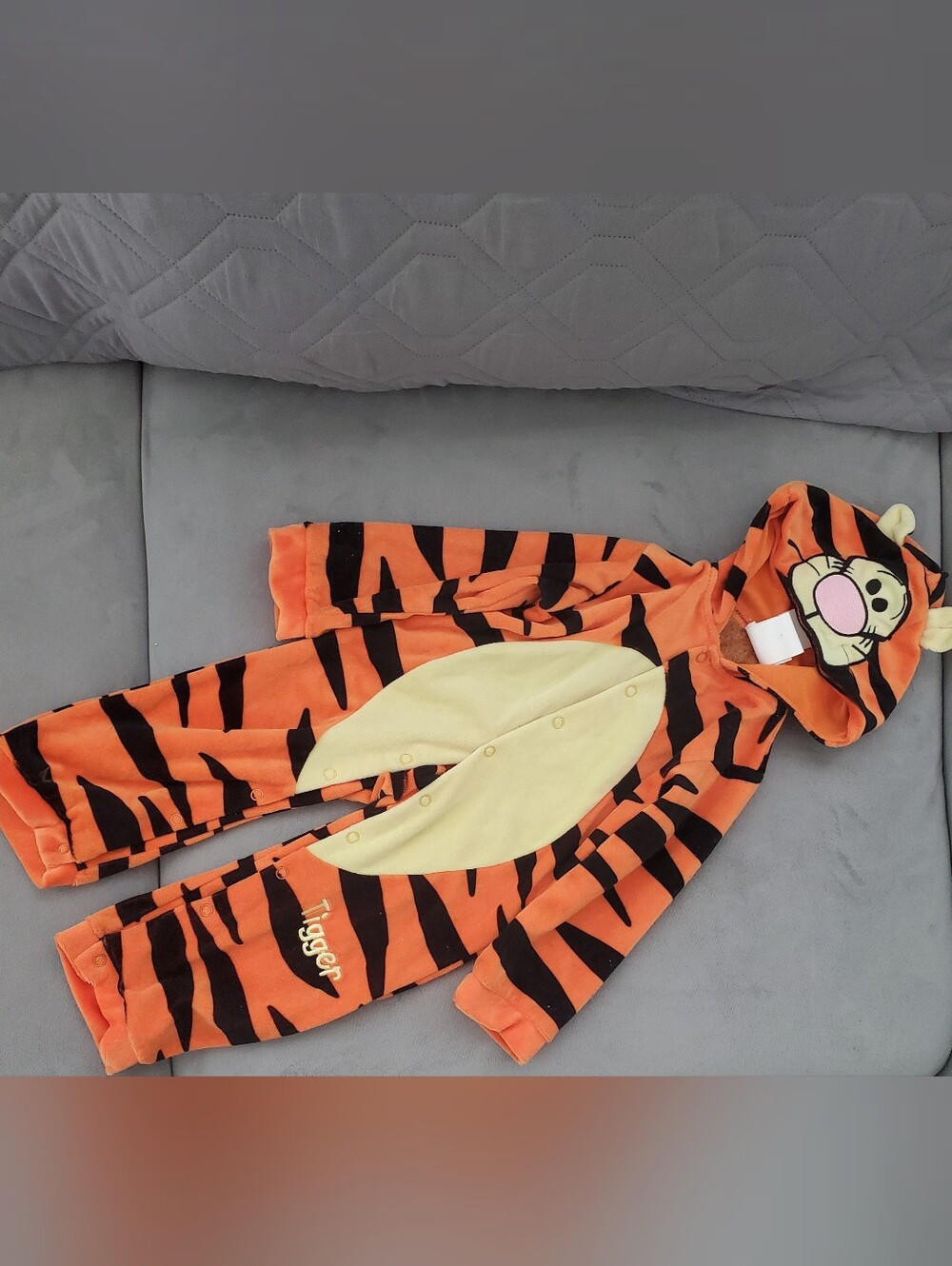 2007 Winnie the Pooh Disney Tigger baby Halloween costume or pajamas